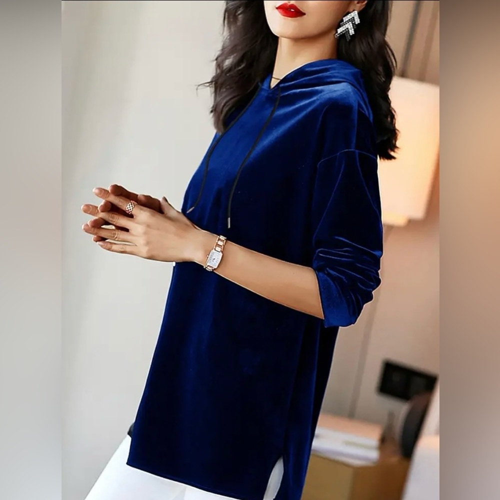 Luxurious Rich, Royal Blue Velvet Top | L | Long Sleeve | Hoodie | New